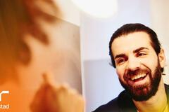 persona sonriendo. 